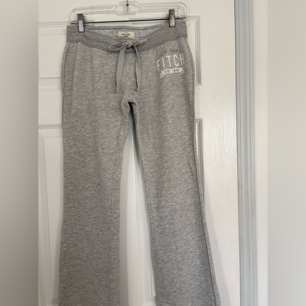 Y2K ABERCROMBIE AND FITCH FLARE SWEATPANTS GRAY GREY LOW RISE EMBROIDERED SMALL - Picture 3 of 8